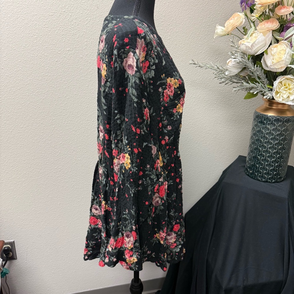 Torrid Floral Button Tunic 3 | Black Crinkle Boho Top Fall Winter Plus Blouse - Picture 4 of 8